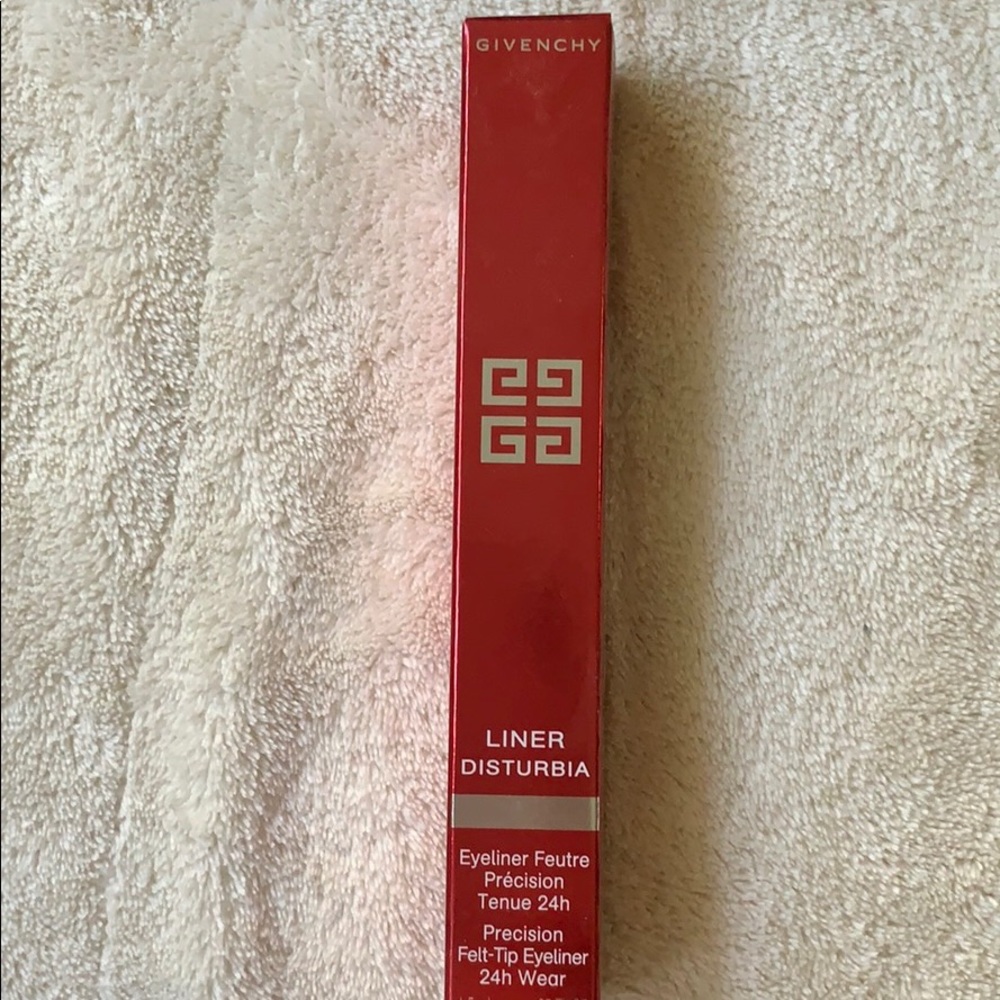 Givenchy Disturbia liner